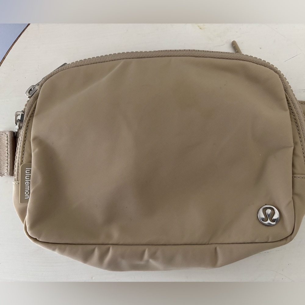 Lululemon everywhere belt bag tan